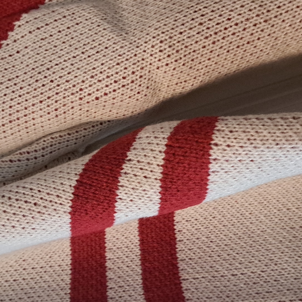 ❤New beige heart sweater - Picture 9 of 12